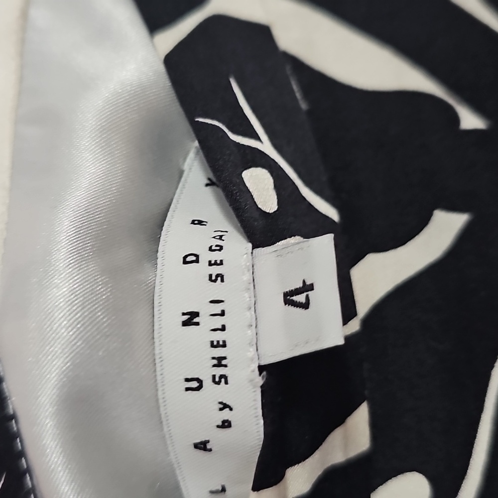 Laundry - Picture 3 of 3